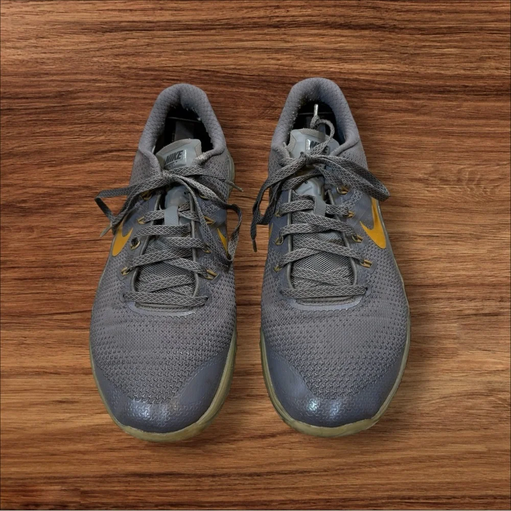 Nike Metcon 4 Training Sneakers Size 10‎ Women’s AR5136-991 Grey